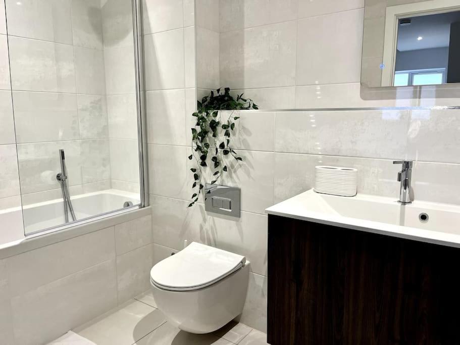 Вилла Luxury 3 Bed House W Parking & Garden! 1 Борнмут Экстерьер фото